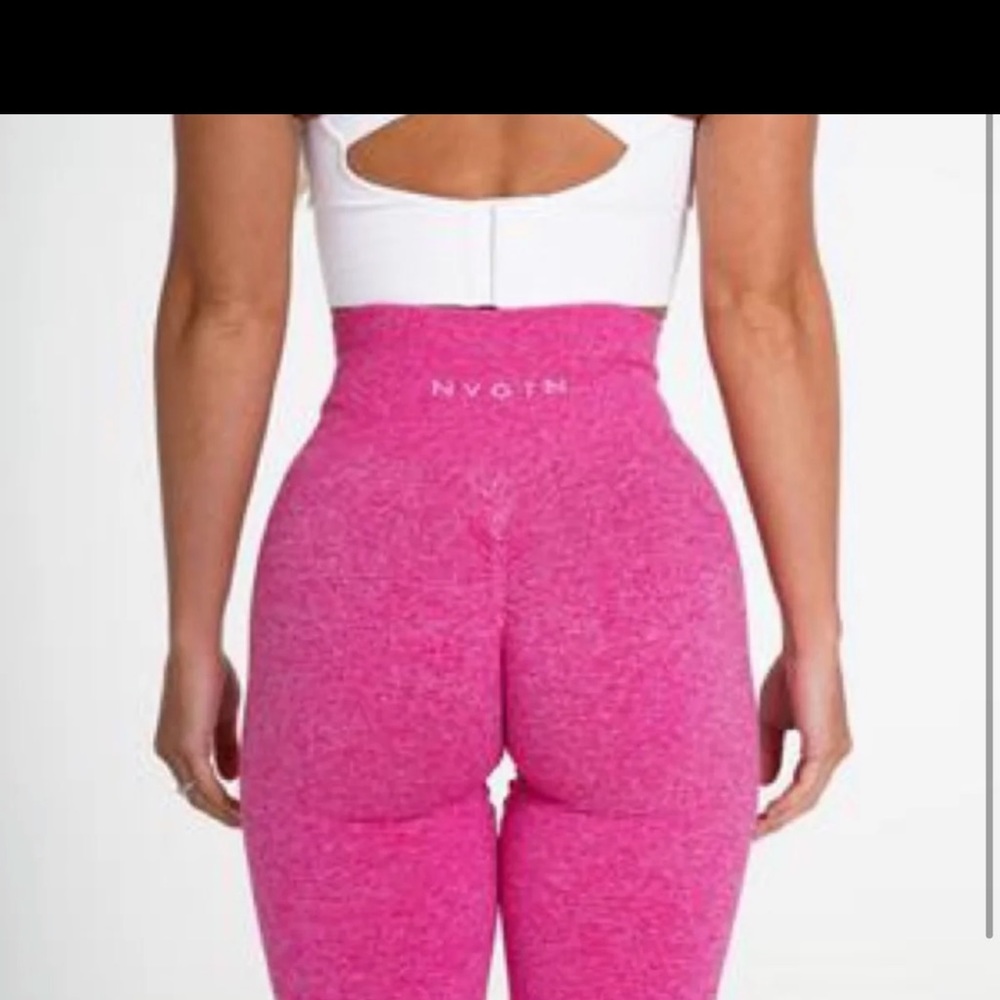 Nvgtn Fuchsia Scrunch Seamless Leggings. Size small
